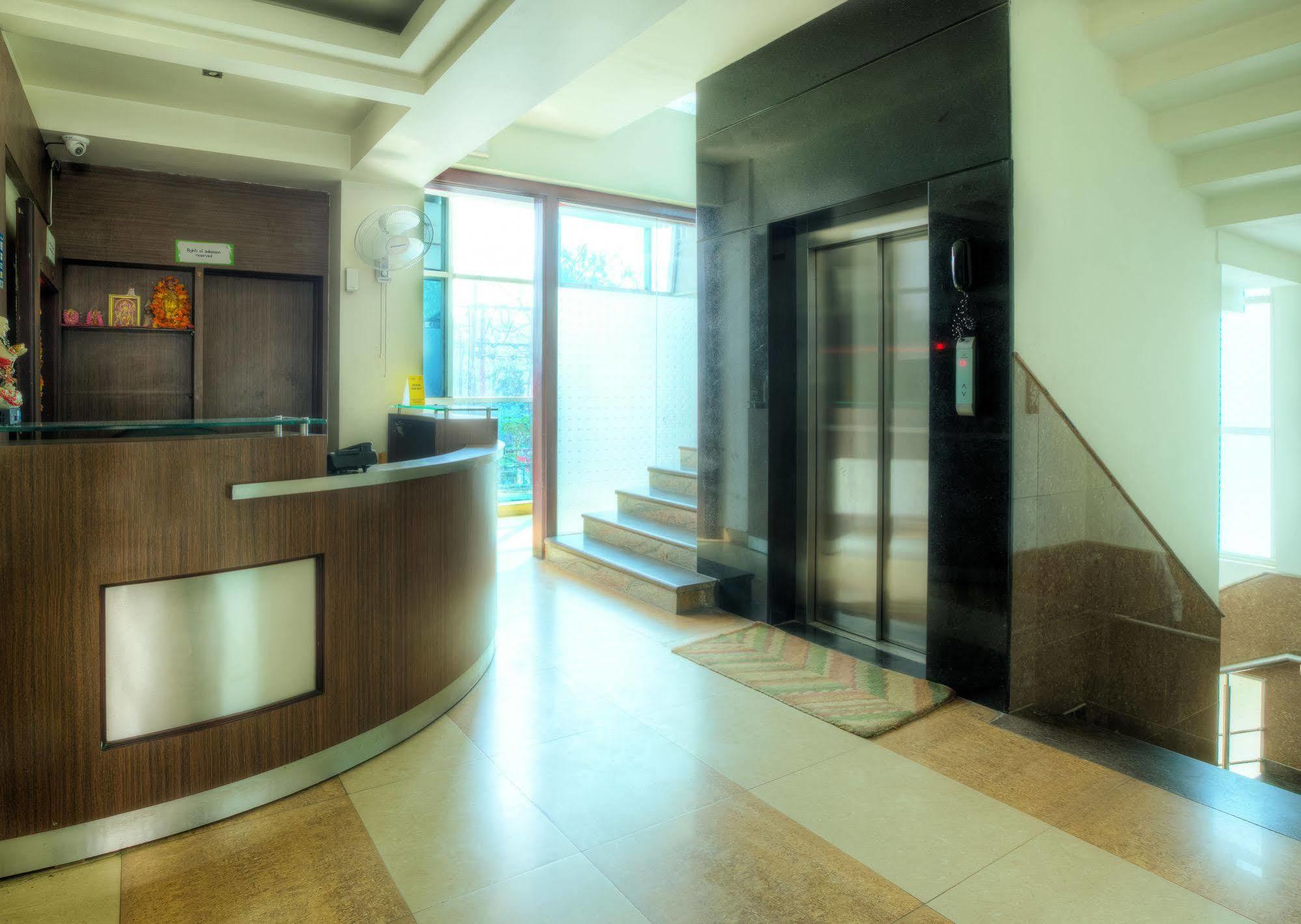 Treebo Shivam Inn Near Singapore Mall Λάκναου Εξωτερικό φωτογραφία
