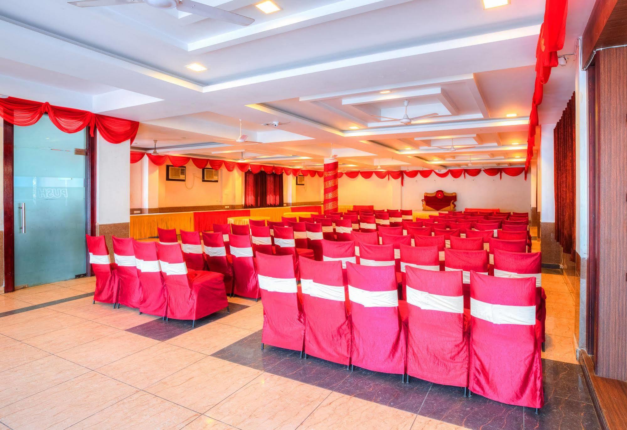 Treebo Shivam Inn Near Singapore Mall Λάκναου Εξωτερικό φωτογραφία
