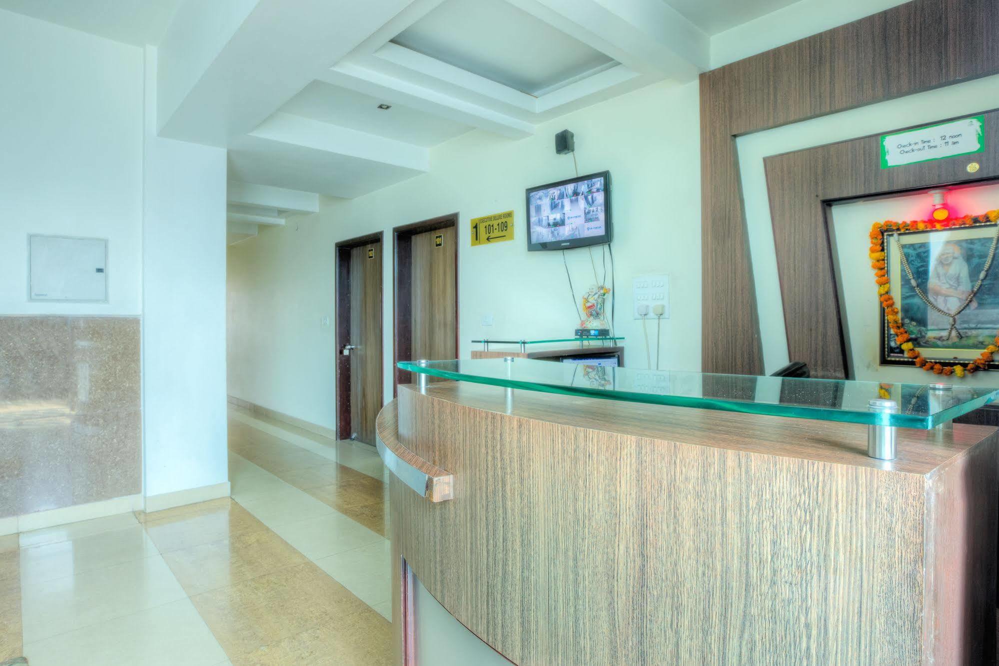 Treebo Shivam Inn Near Singapore Mall Λάκναου Εξωτερικό φωτογραφία
