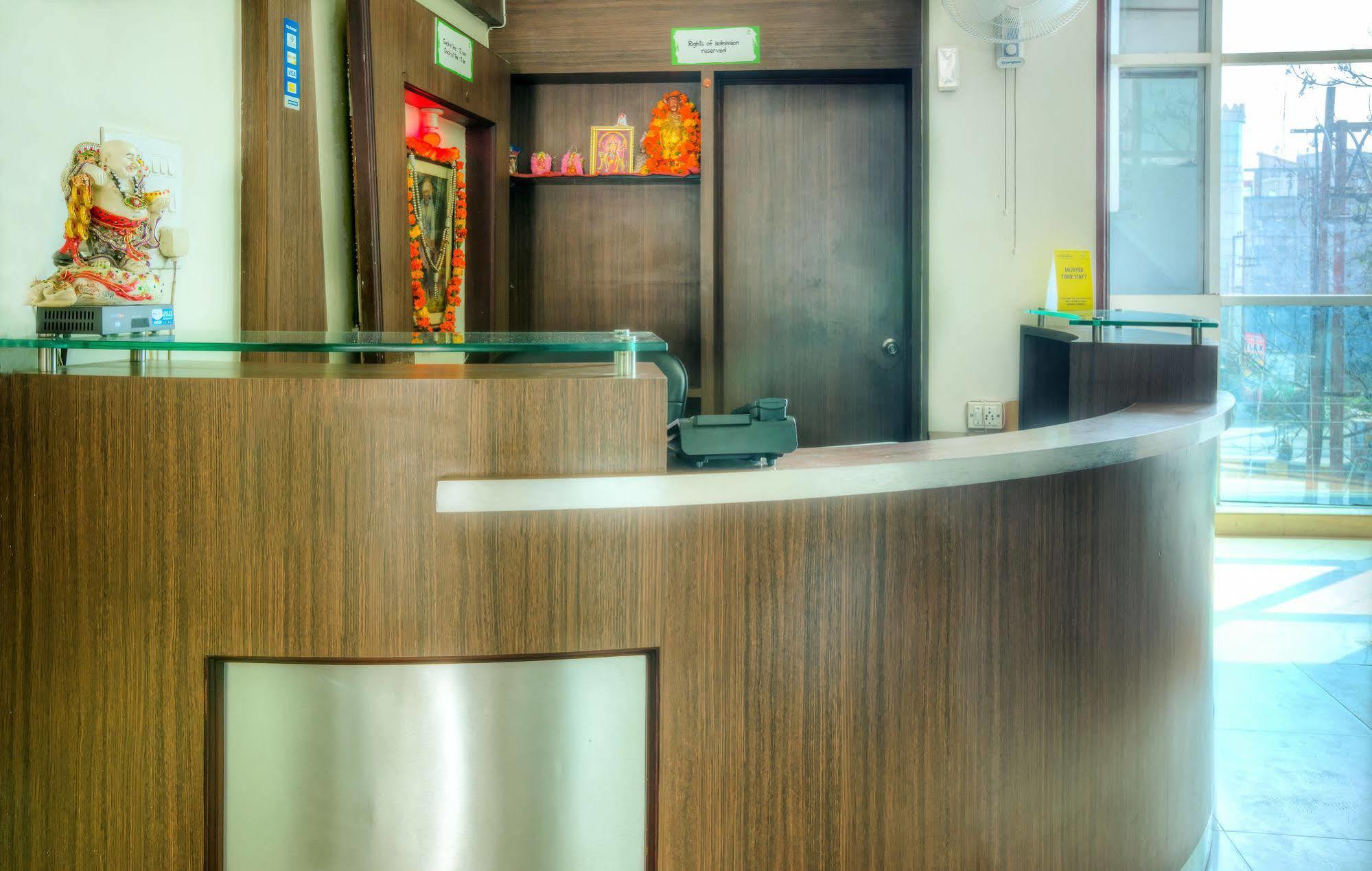 Treebo Shivam Inn Near Singapore Mall Λάκναου Εξωτερικό φωτογραφία